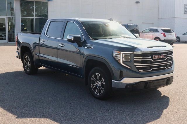 Used 2024 GMC Sierra 1500 SLT AWD/4WD image 3
