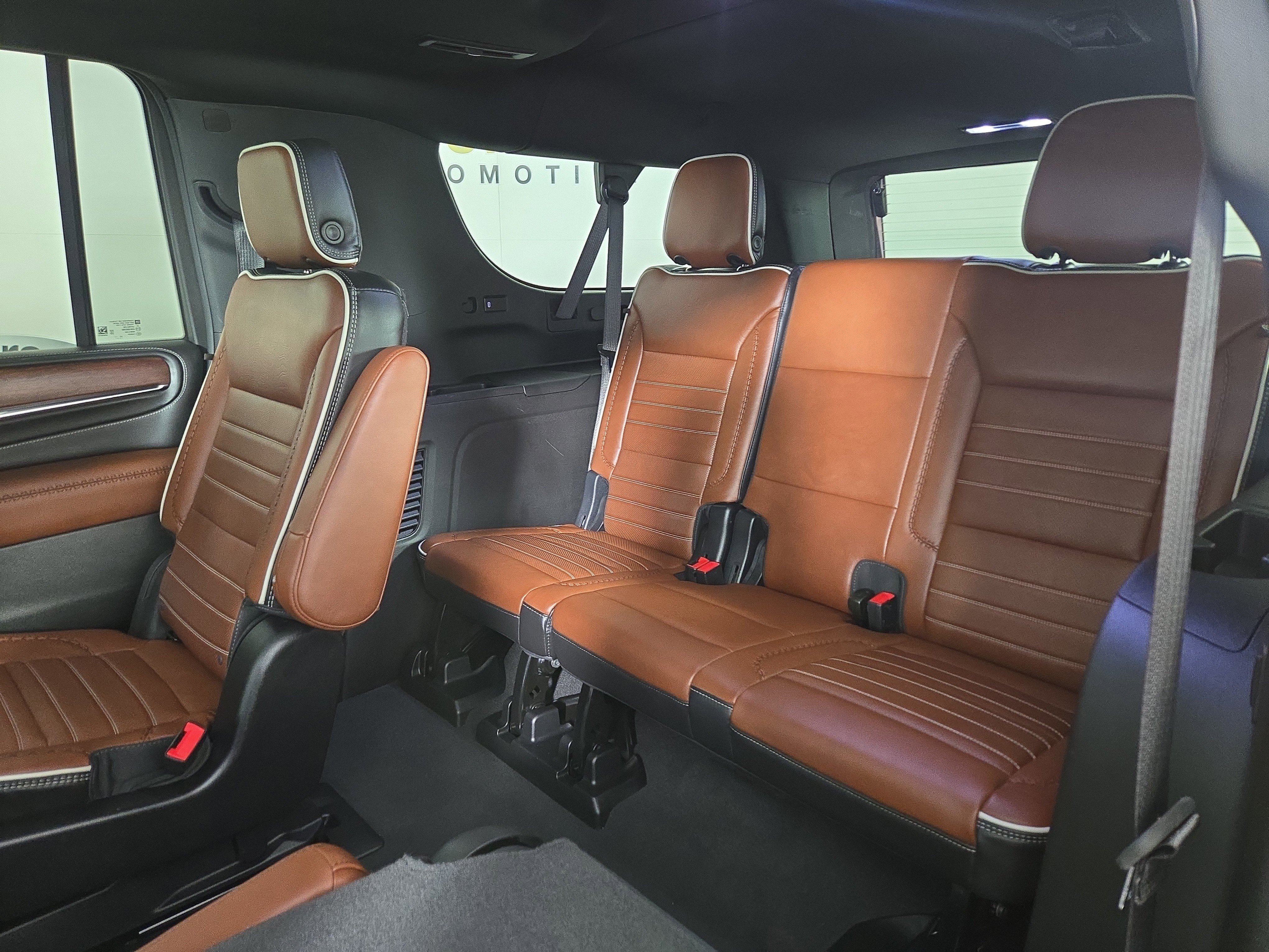 Certified 2024 GMC Yukon XL Denali Ultimate AWD/4WD image 13