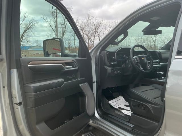 Used 2024 Chevrolet Silverado 1500 High Country w/ High Country Premium Package image 16