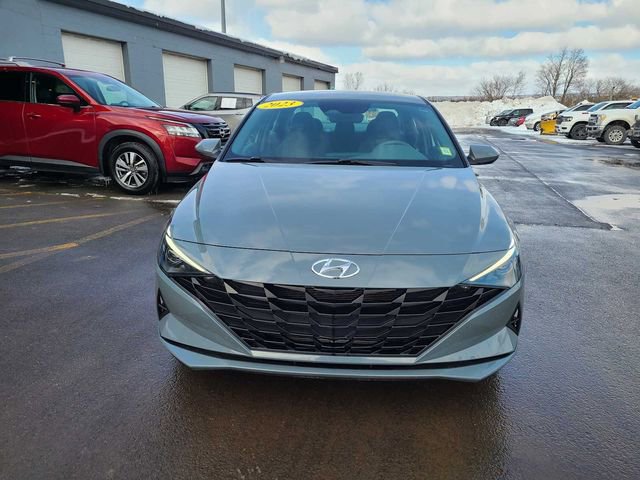 Used 2023 Hyundai Elantra SEL image 3