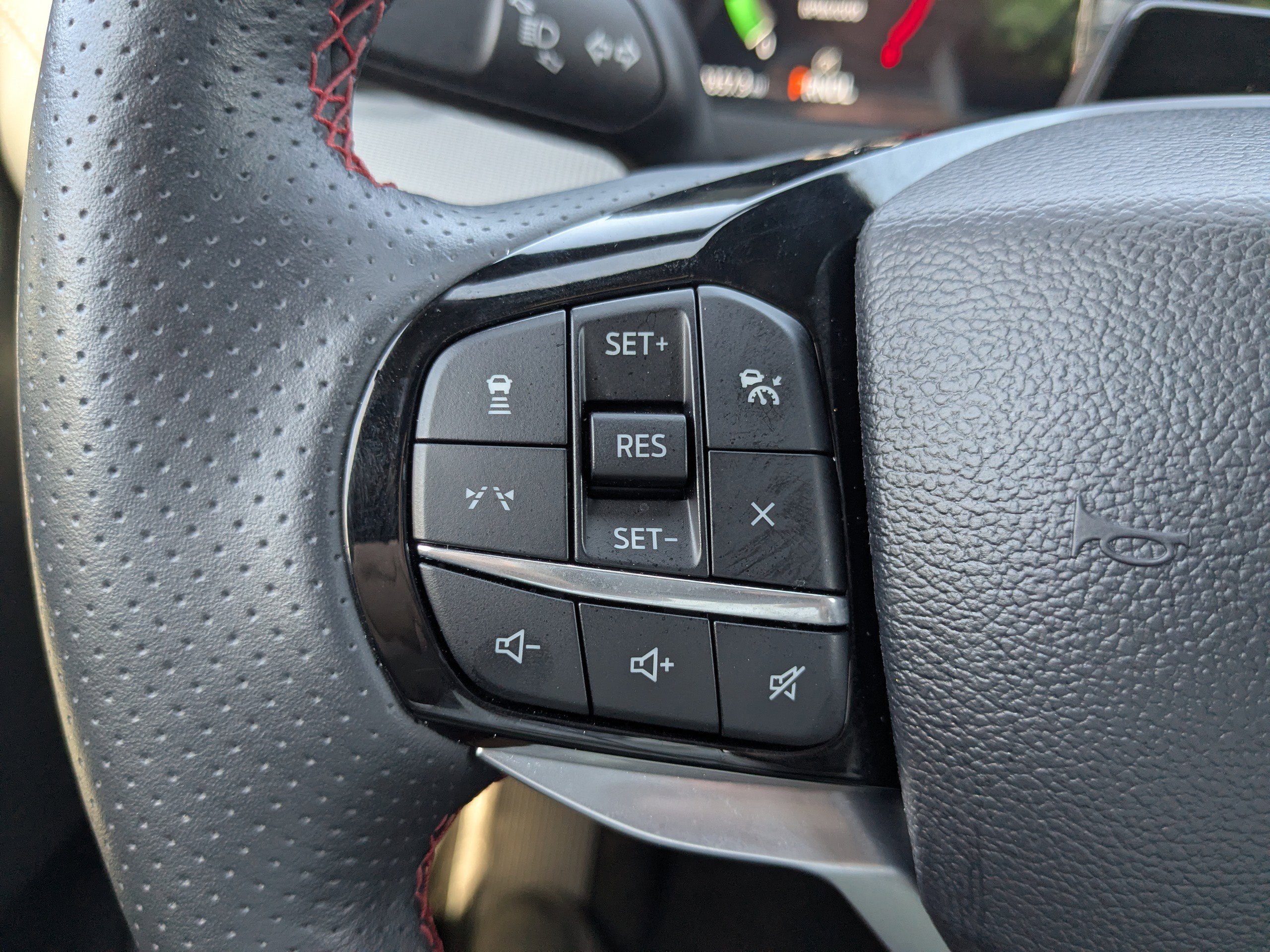 Used 2025 Ford Explorer ST-Line w/ ST-Line Street Pack image 29