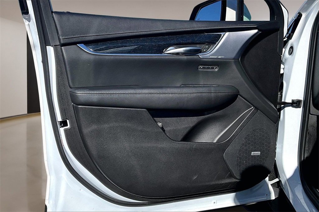 Used 2025 Cadillac XT5 Premium Luxury image 18