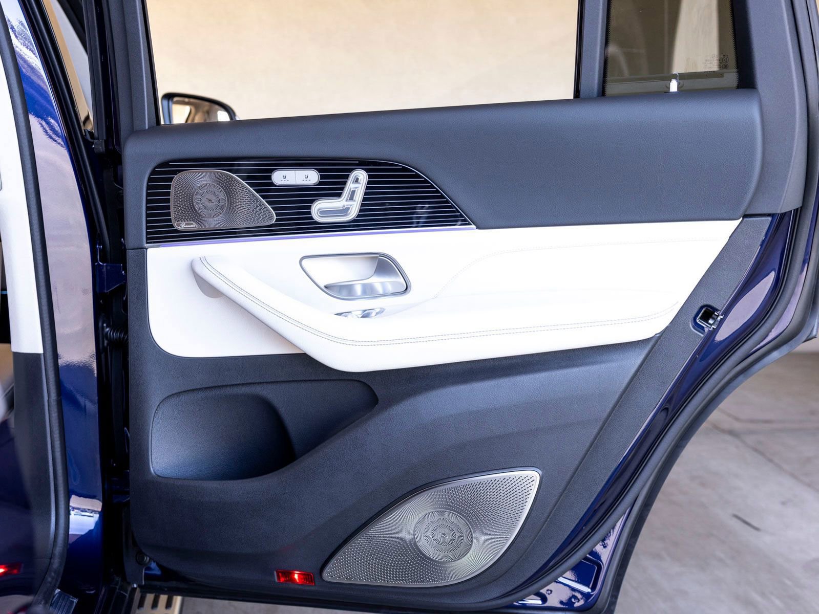 New 2026 Mercedes-Benz GLS 580 4MATIC image 25