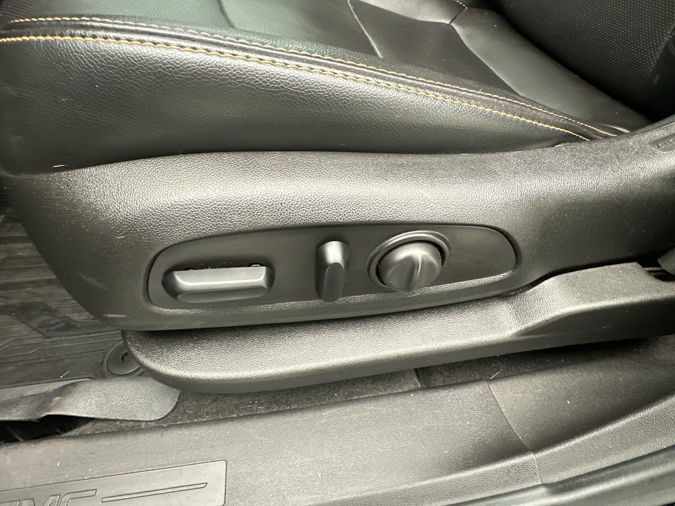 Certified 2019 GMC Terrain SLT w/ Preferred Package AWD/4WD image 13