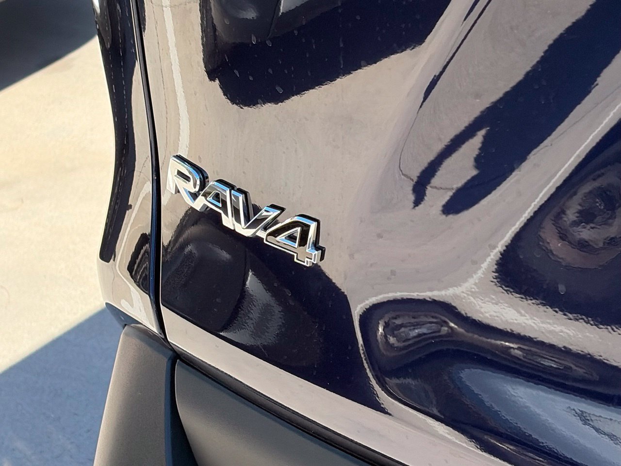 Used 2020 Toyota RAV4 Limited w/ Limited Grade Weather Package AWD/4WD image 5