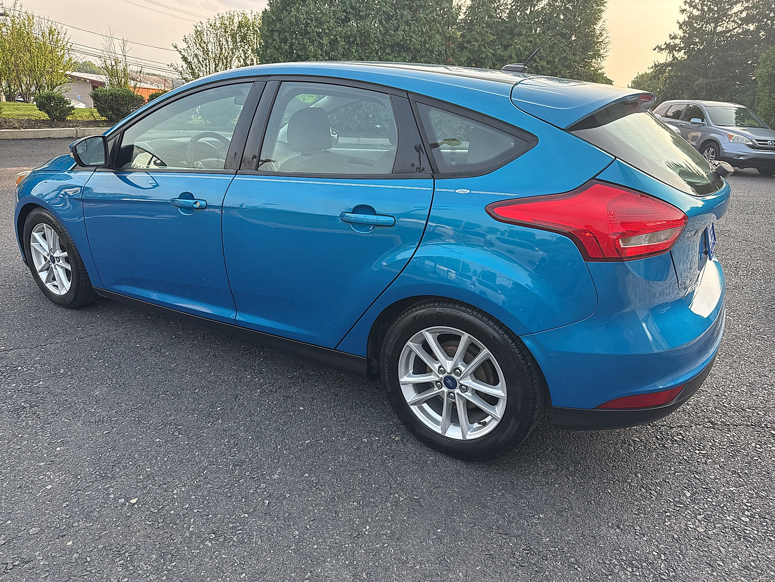 Used 2016 Ford Focus SE w/ SE Power Seat Package FWD image 9