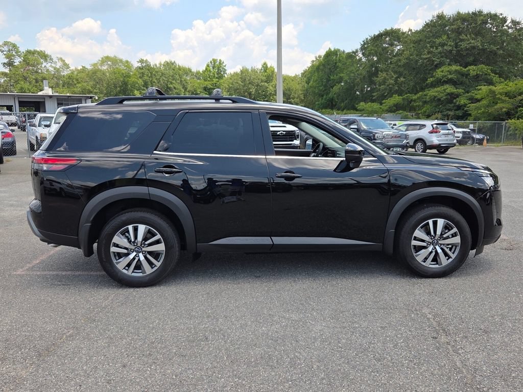 New 2026 Nissan Pathfinder SL FWD image 11