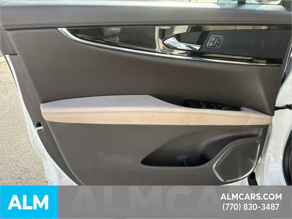 Used 2023 Lincoln Nautilus Reserve image 11