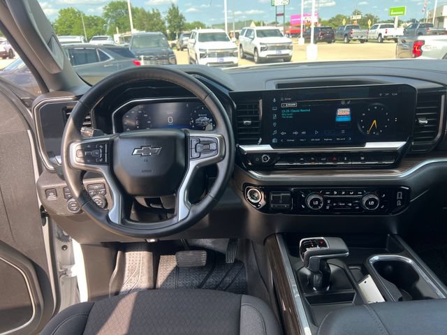 Certified 2024 Chevrolet Silverado 1500 RST AWD/4WD image 18