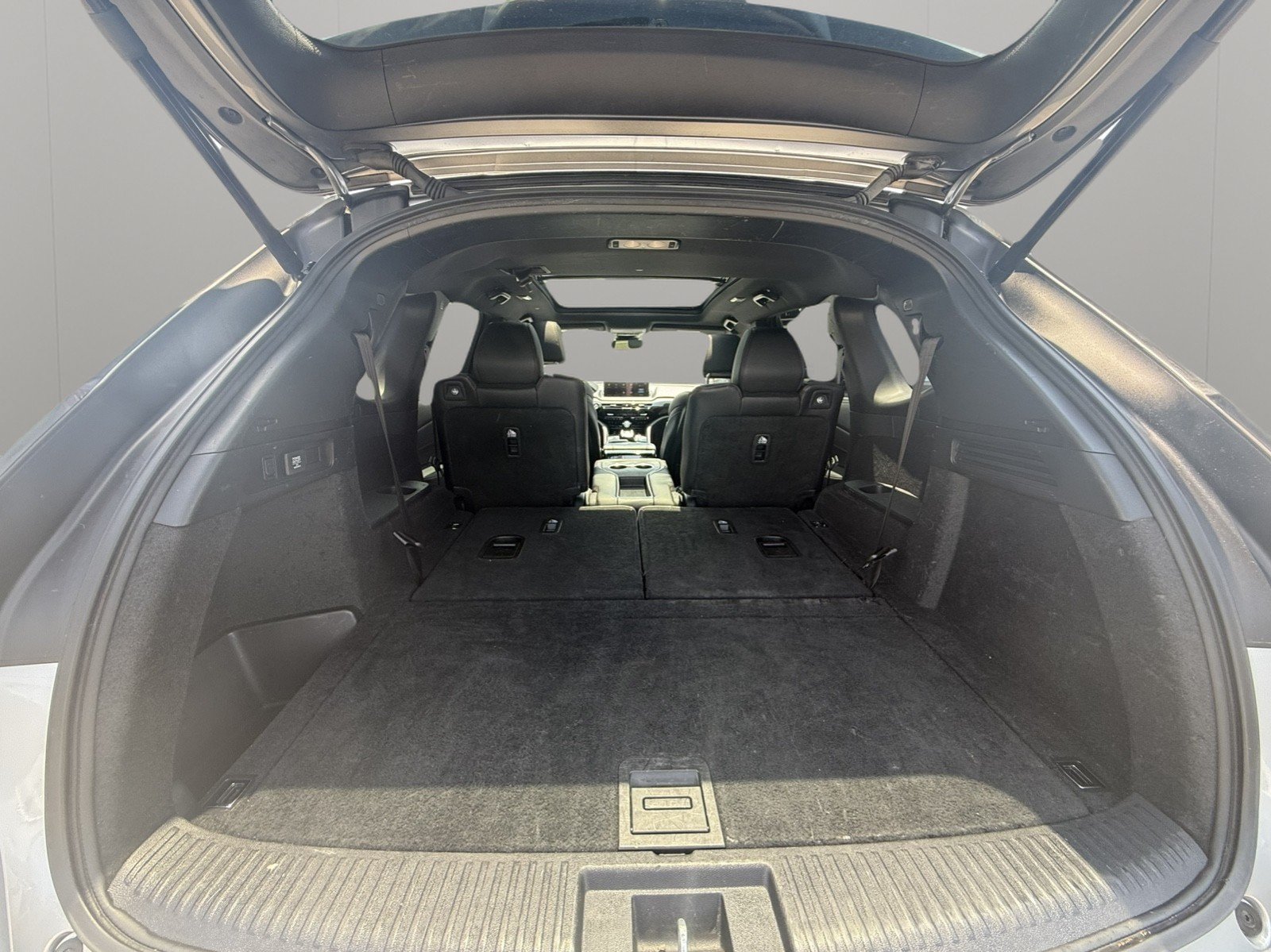 Used 2023 Acura MDX A-Spec AWD/4WD image 32