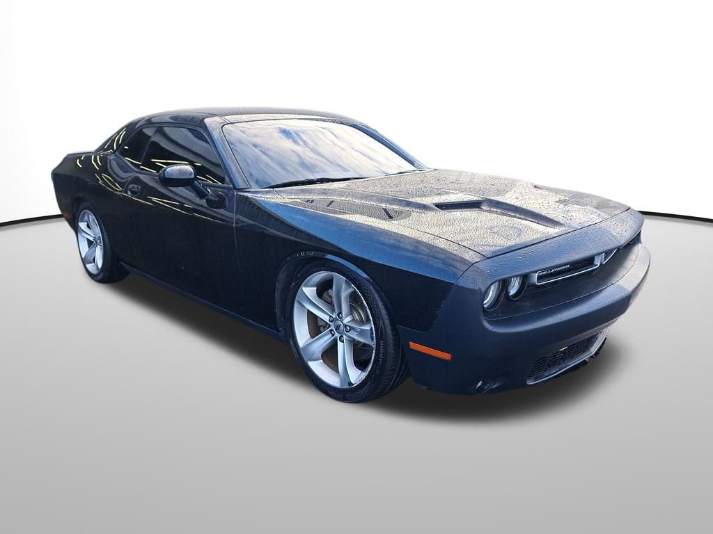 Used 2018 Dodge Challenger R/T w/ Driver Convenience Group image 7