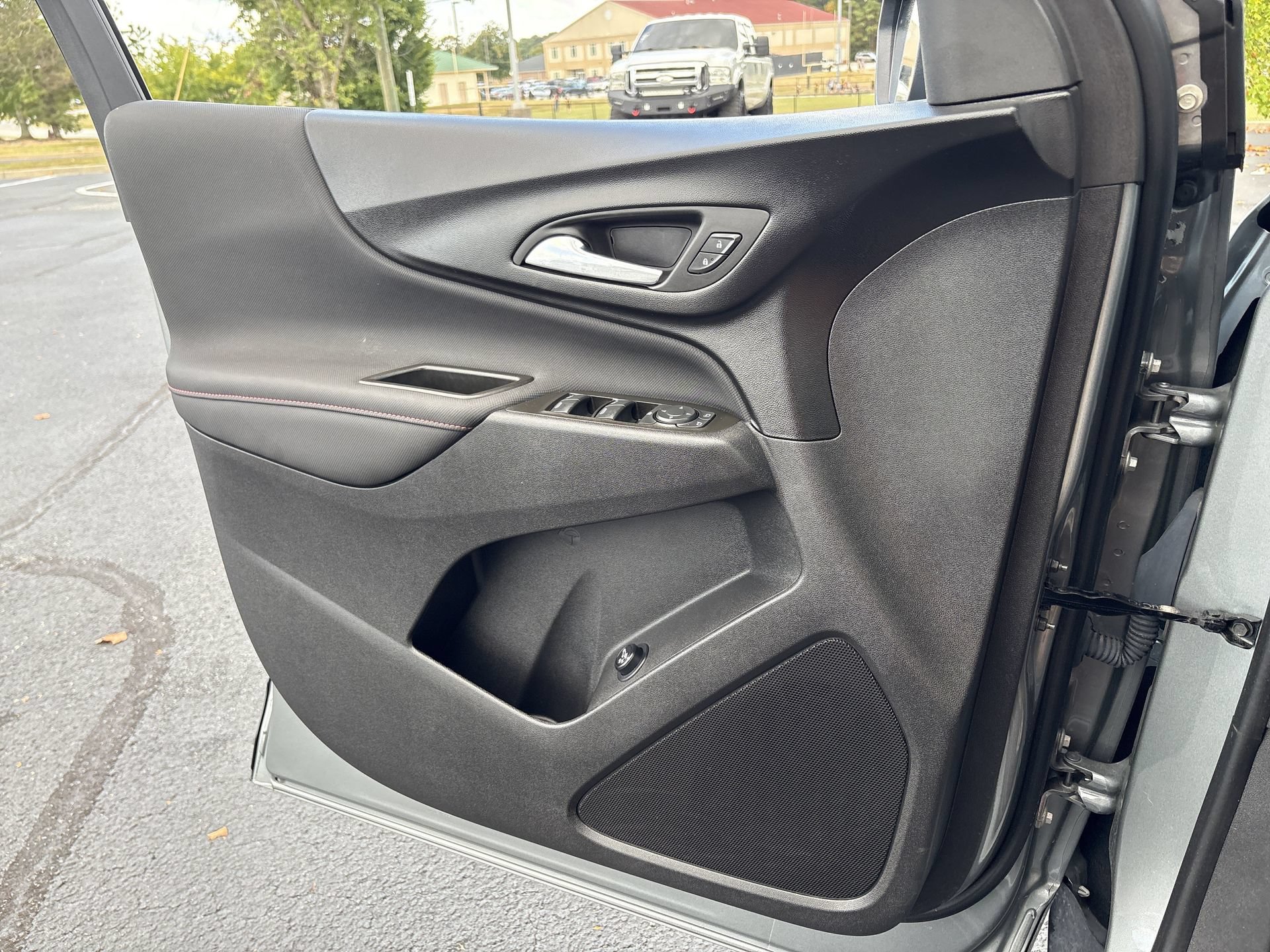 Used 2024 Chevrolet Equinox RS w/ LPO, Floor Liner Package FWD image 13