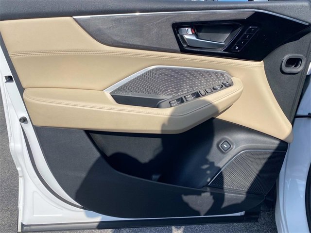 Used 2023 Acura MDX SH-AWD w/ Advance Package image 12