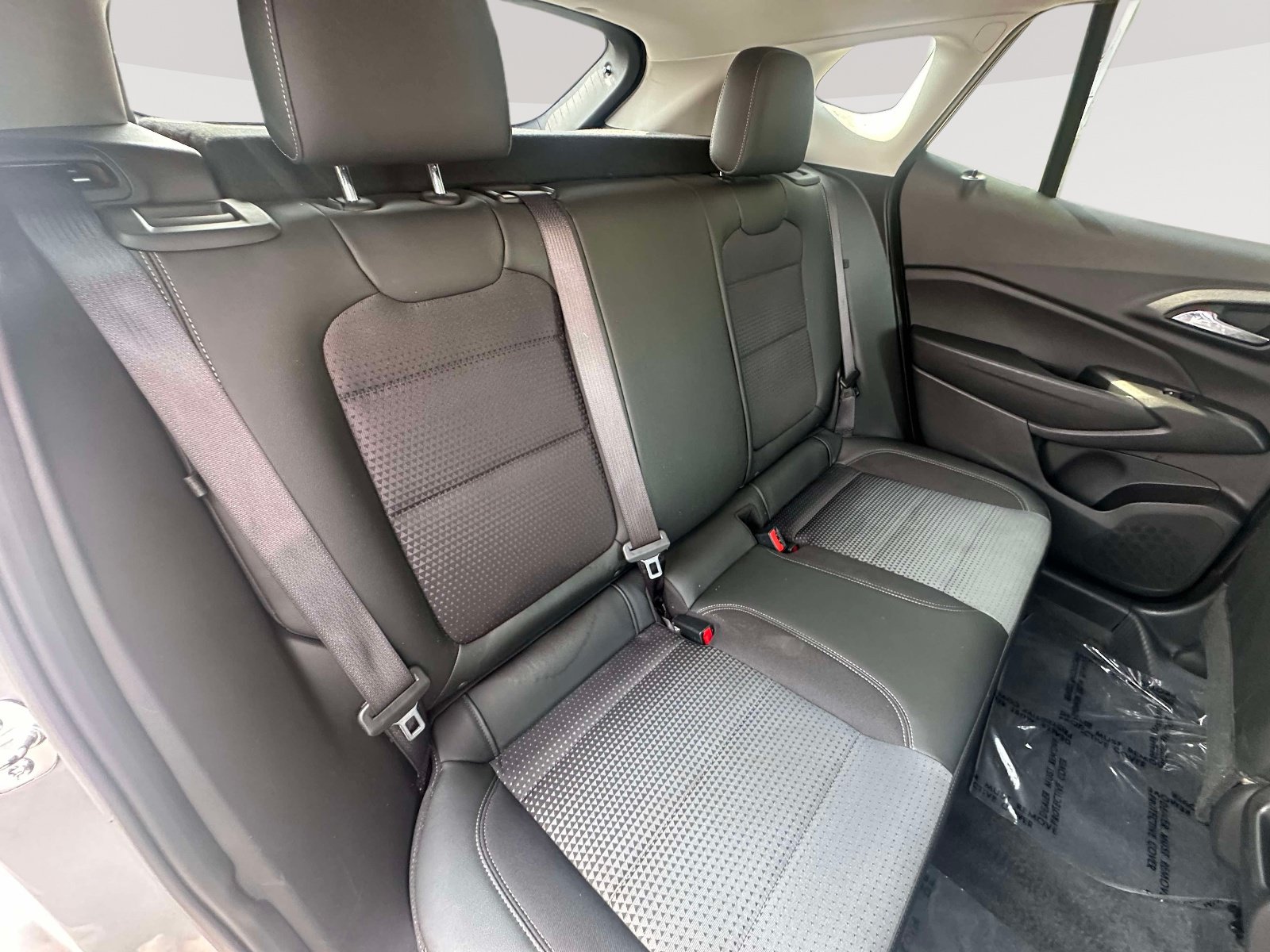 Used 2025 Chevrolet Trax LT FWD image 27