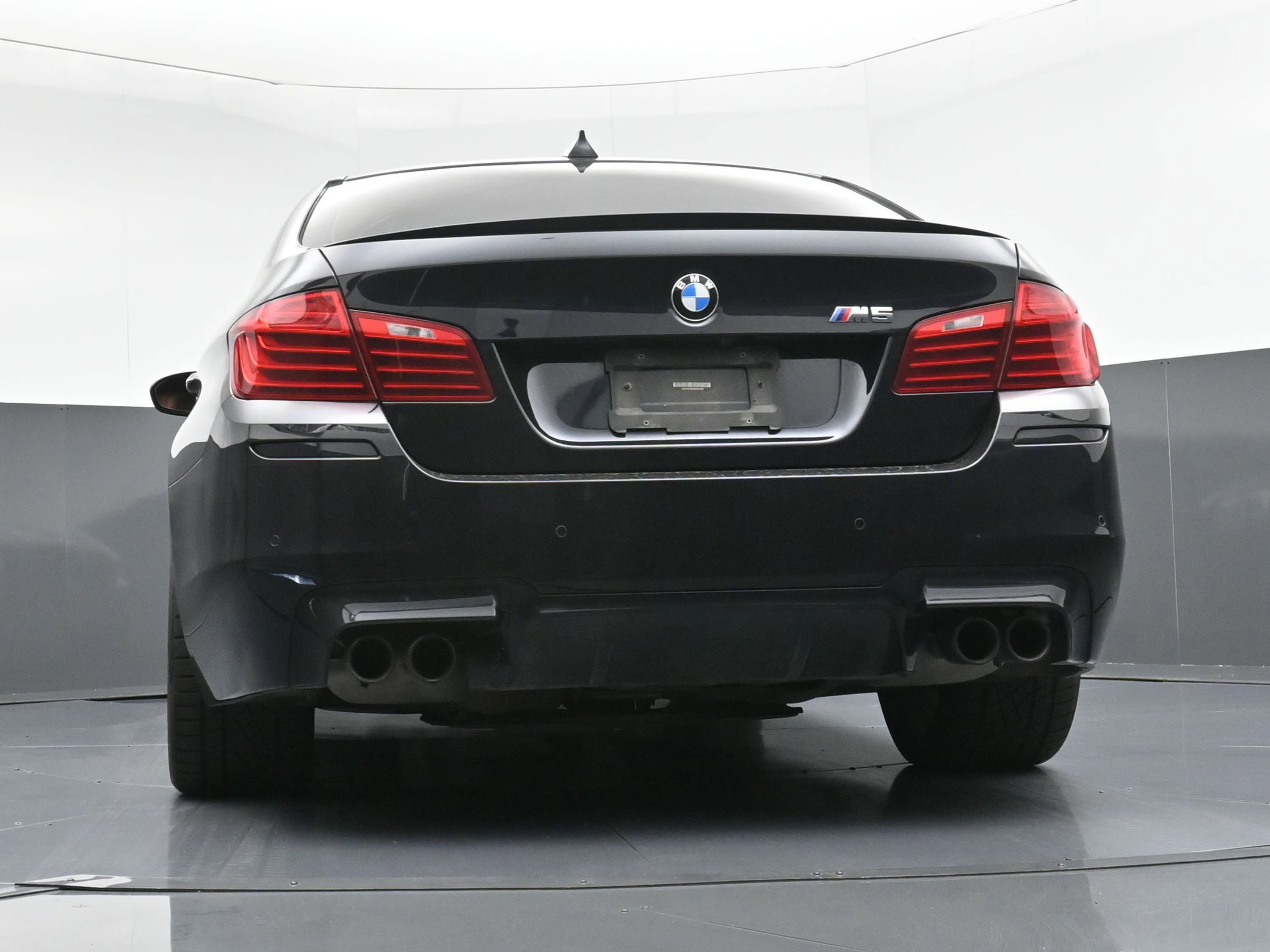 Used 2015 BMW M5 image 27