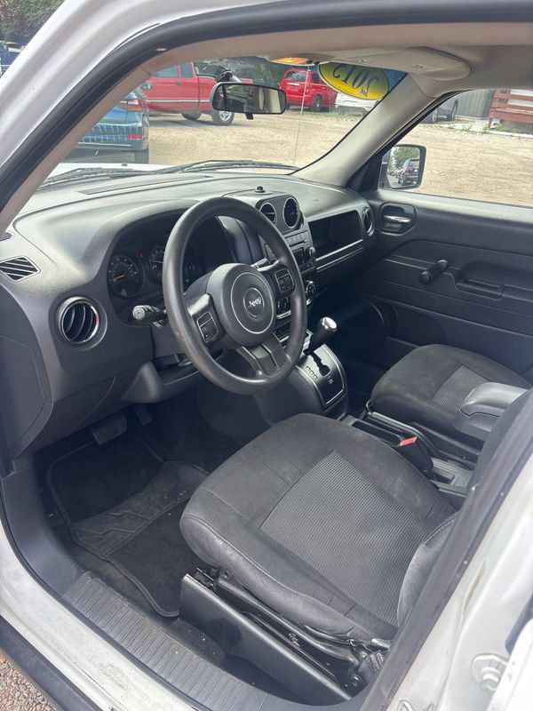 Used 2015 Jeep Patriot Sport FWD image 2