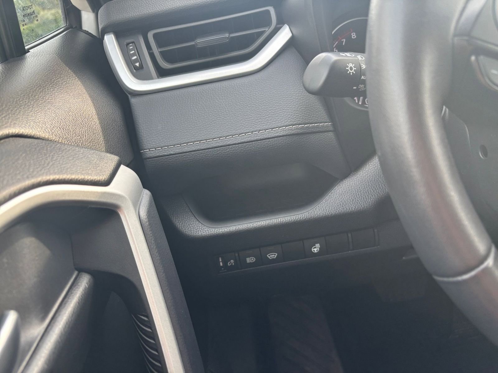 Used 2025 Toyota RAV4 XLE image 34