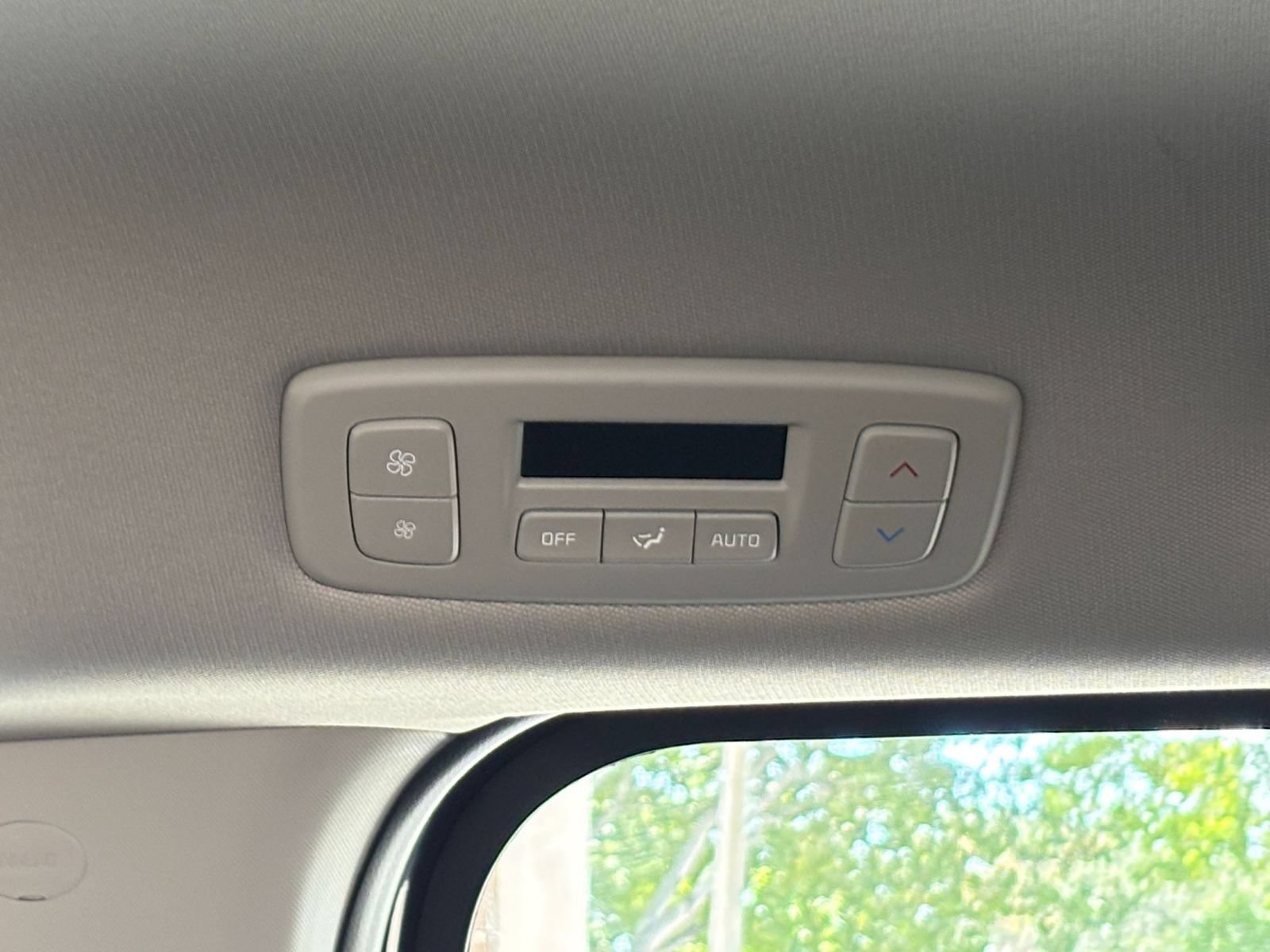 Used 2026 Kia Carnival FWD image 20