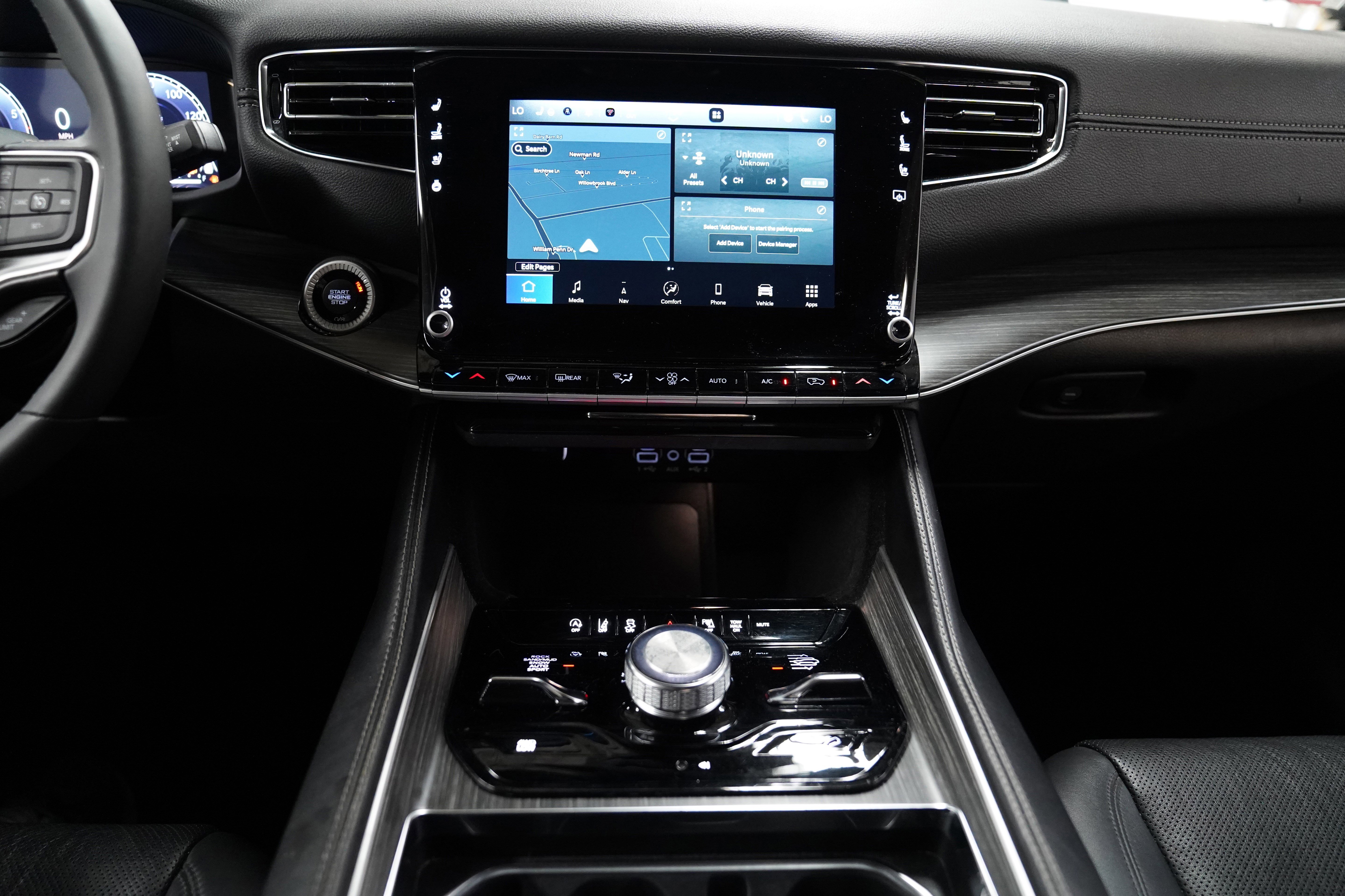 Used 2023 Jeep Wagoneer Series III w/ Preferred Equipment Group image 23