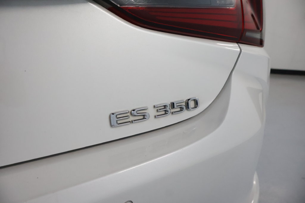 Used 2019 Lexus ES 350 w/ Premium Package FWD image 10