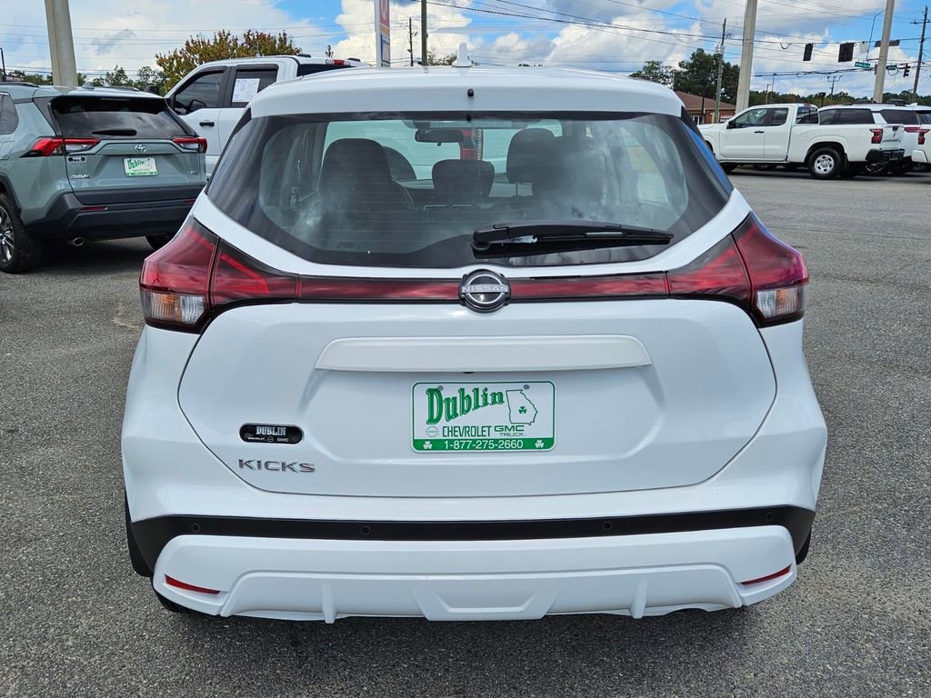 New 2025 Nissan Kicks Play S image 9