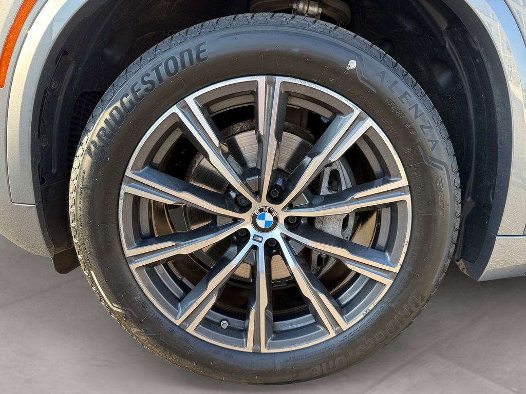 Certified 2024 BMW X5 xDrive40i w/ M Sport Package AWD/4WD image 14
