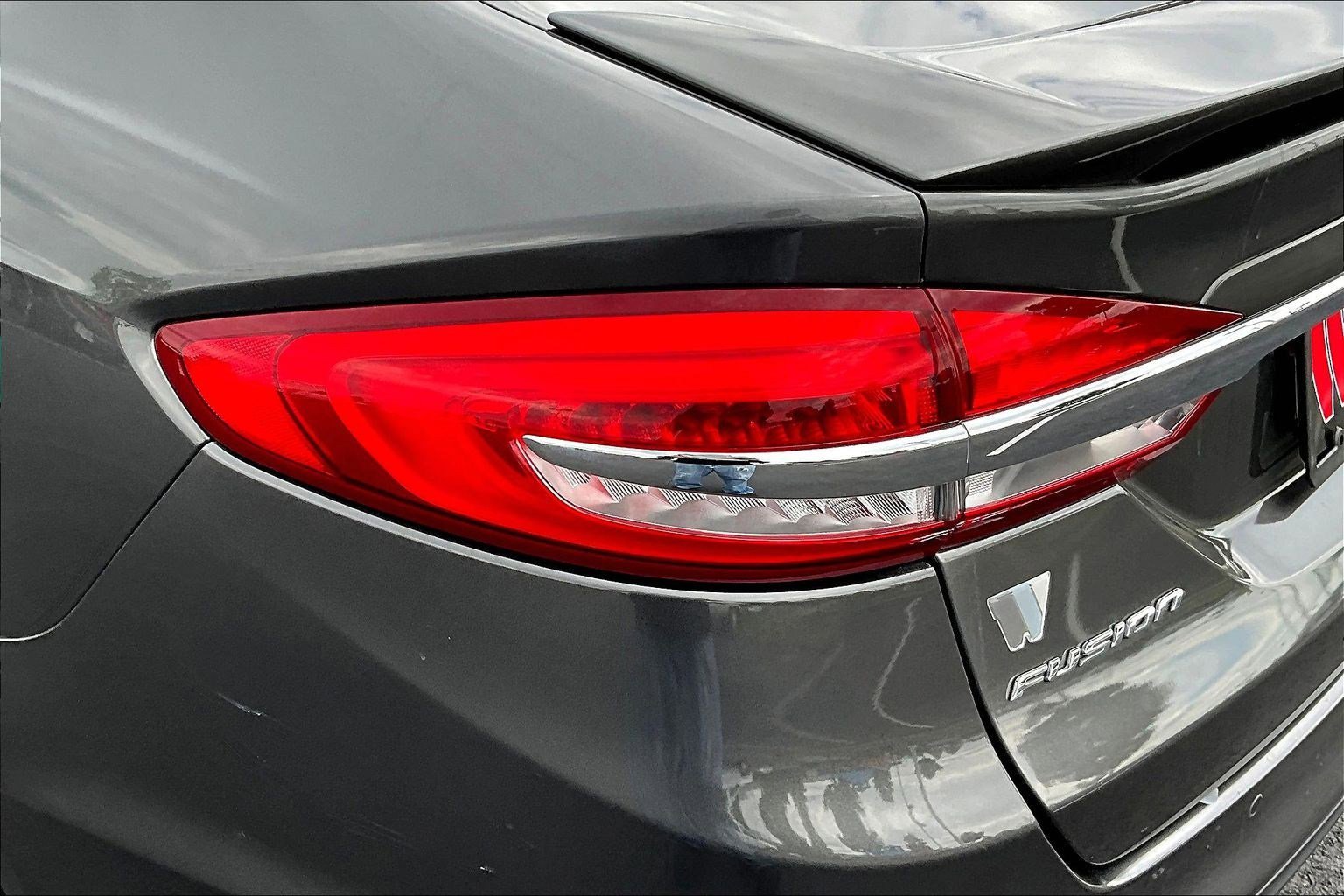 Used 2018 Ford Fusion SE w/ Equipment Group 201A FWD image 23
