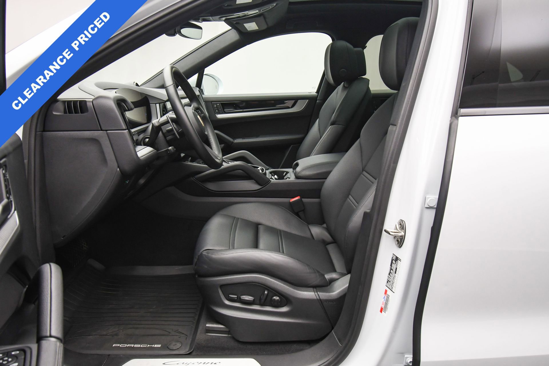 Used 2024 Porsche Cayenne Coupe image 17