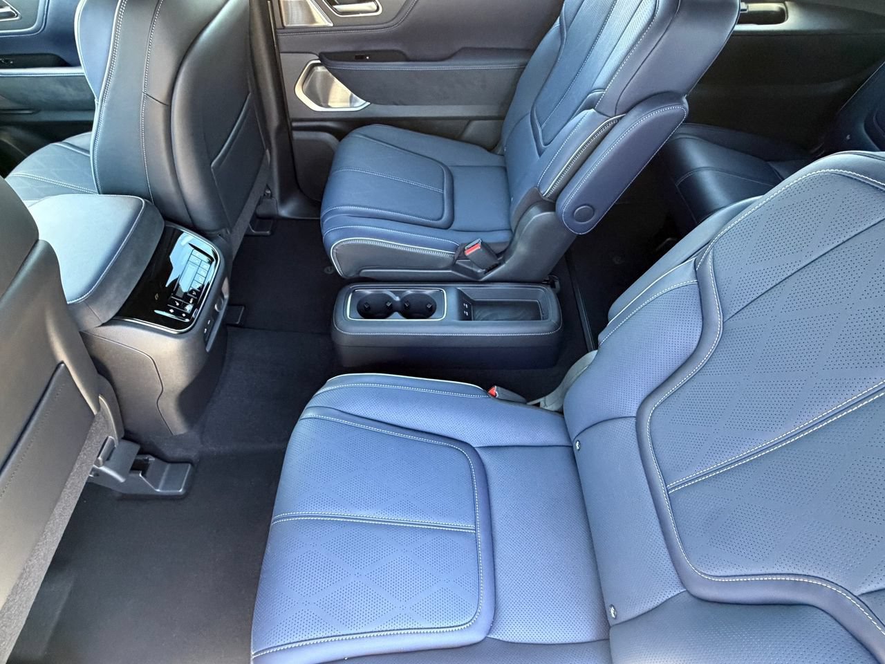 New 2027 INFINITI QX80 Sensory w/ Sport Exterior Package AWD/4WD image 14
