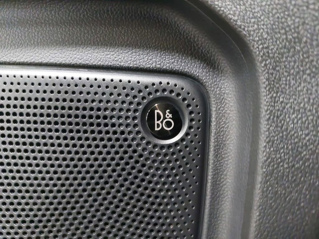 Used 2025 Ford Escape Platinum w/ Premium Technology Package image 56