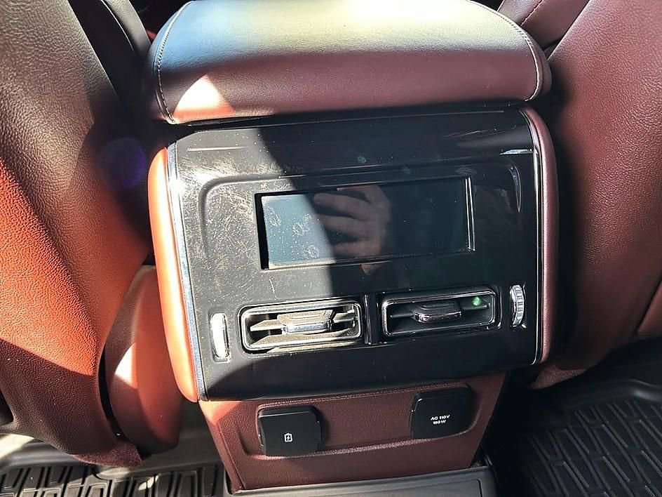 Used 2020 Lincoln Aviator Black Label w/ Class IV Trailer Tow Package image 10