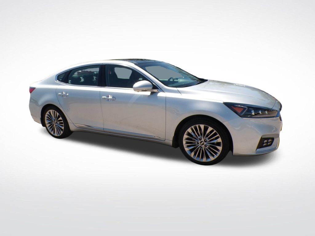 Used 2017 Kia Cadenza Limited FWD image 8