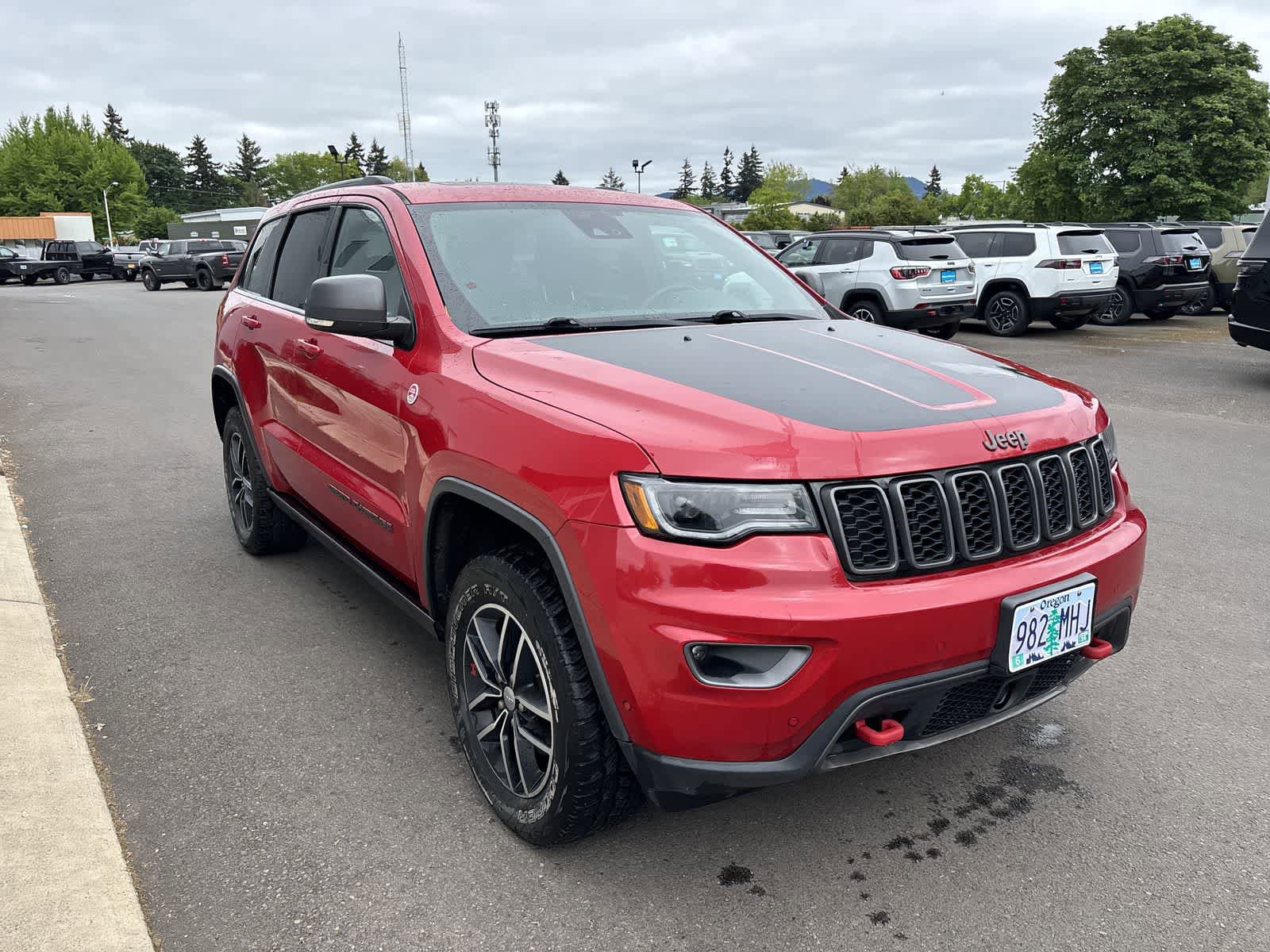 Used 2017 Jeep Grand Cherokee Trailhawk w/ Trailhawk Luxury Group AWD/4WD image 6