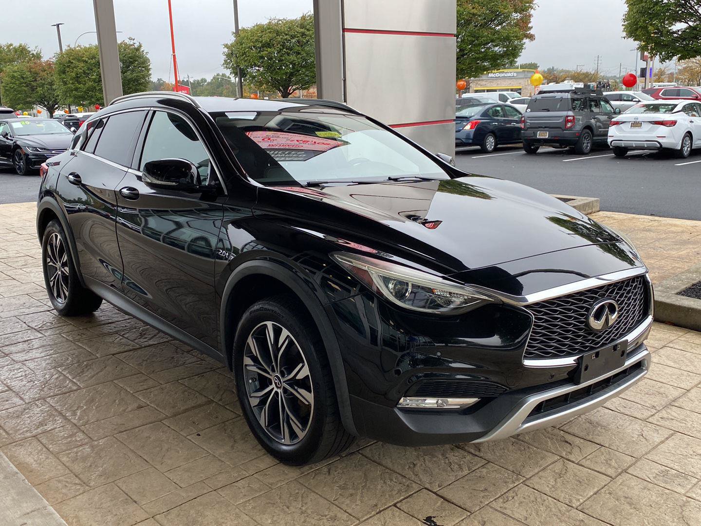 Used 2018 INFINITI QX30 Premium w/ Navigation Package AWD/4WD image 4