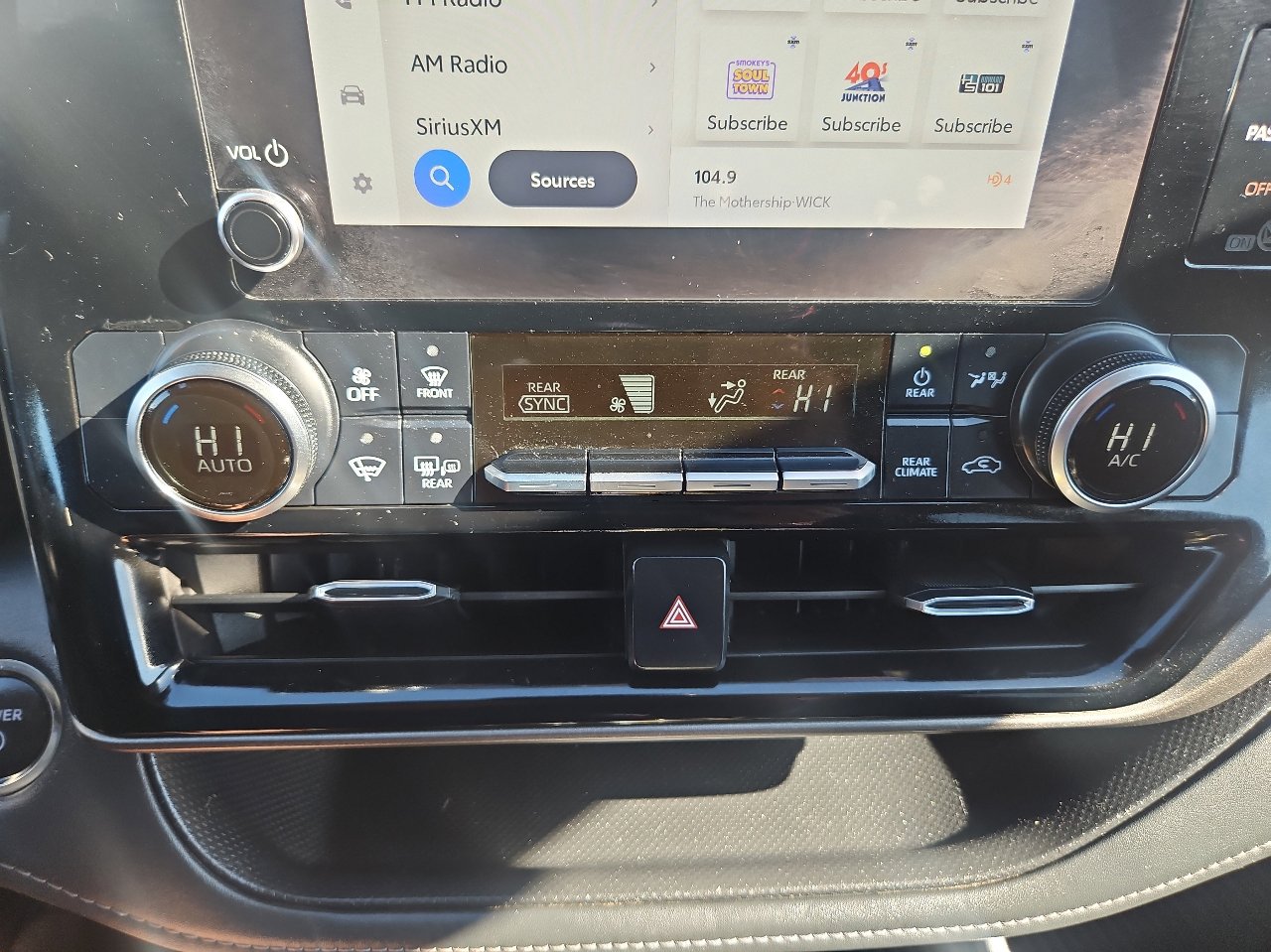 Used 2023 Toyota Highlander LE image 34