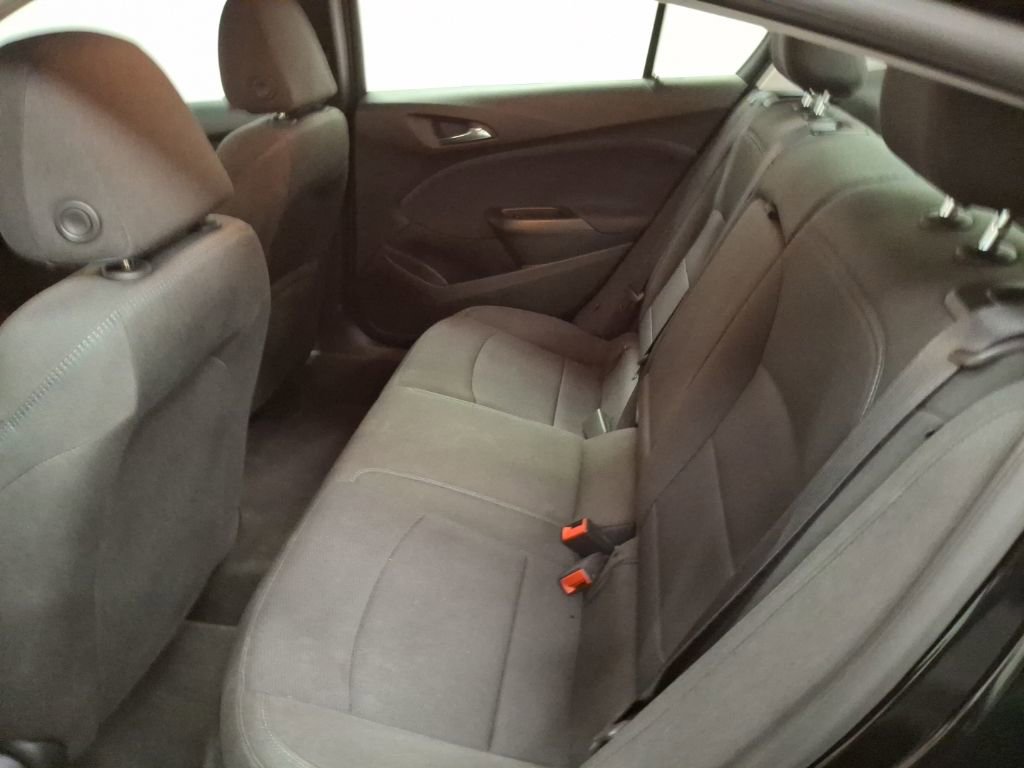 Used 2017 Chevrolet Cruze LT image 13