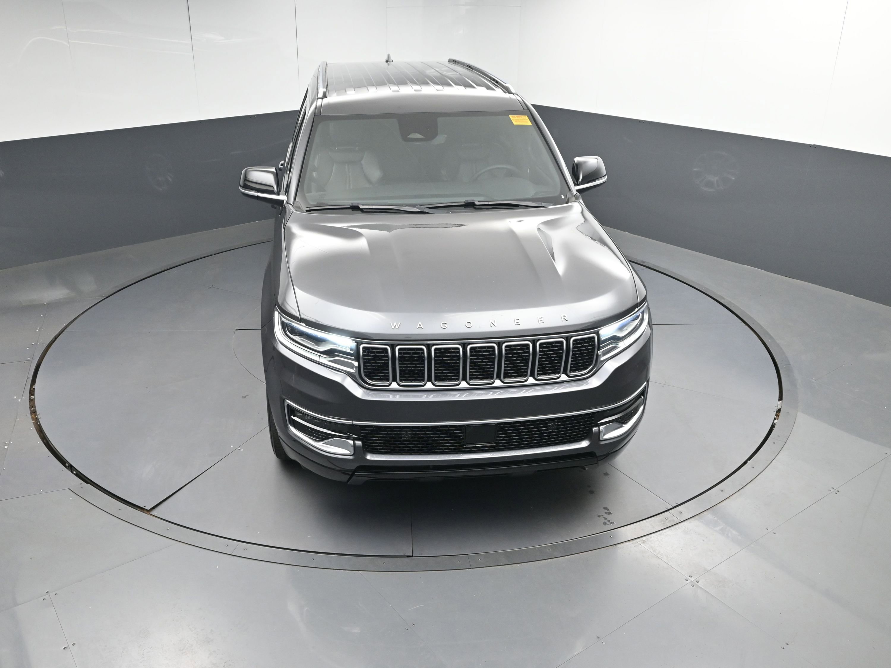 Used 2024 Jeep Wagoneer 2WD image 39