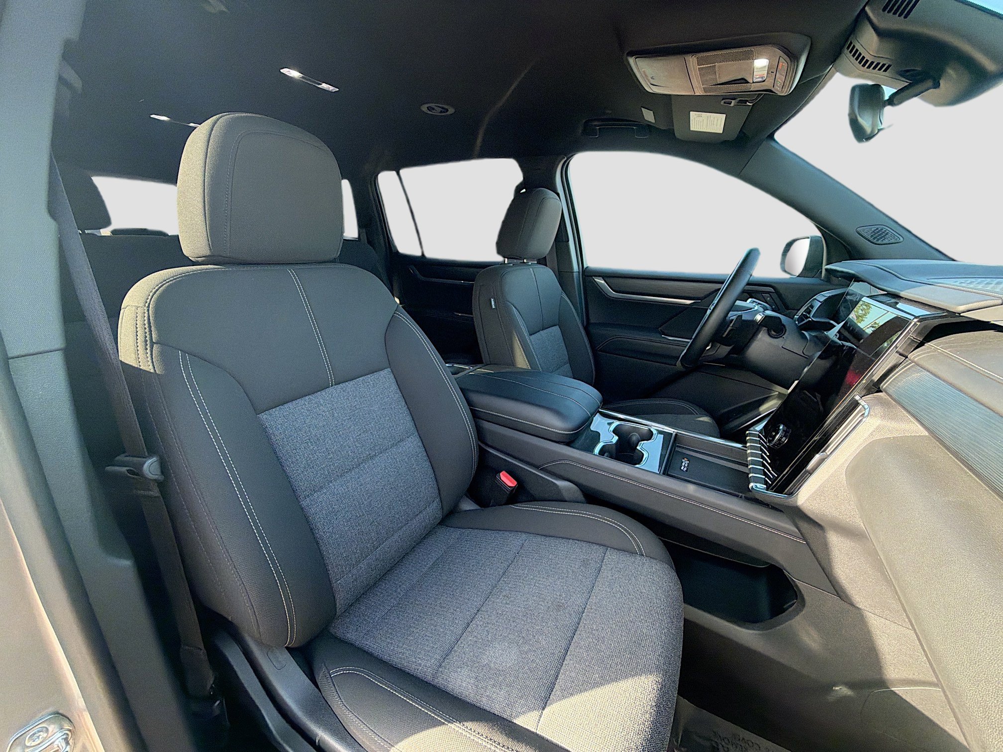 Used 2025 GMC Acadia Elevation FWD image 15