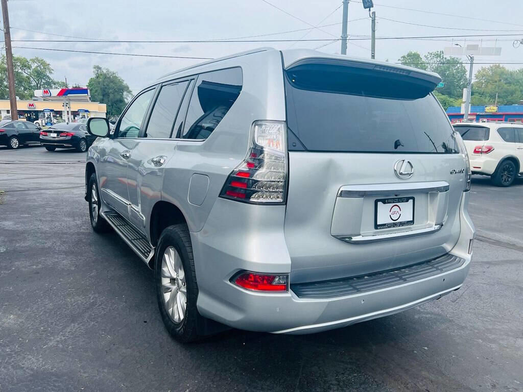 Used 2016 Lexus GX 460 image 6