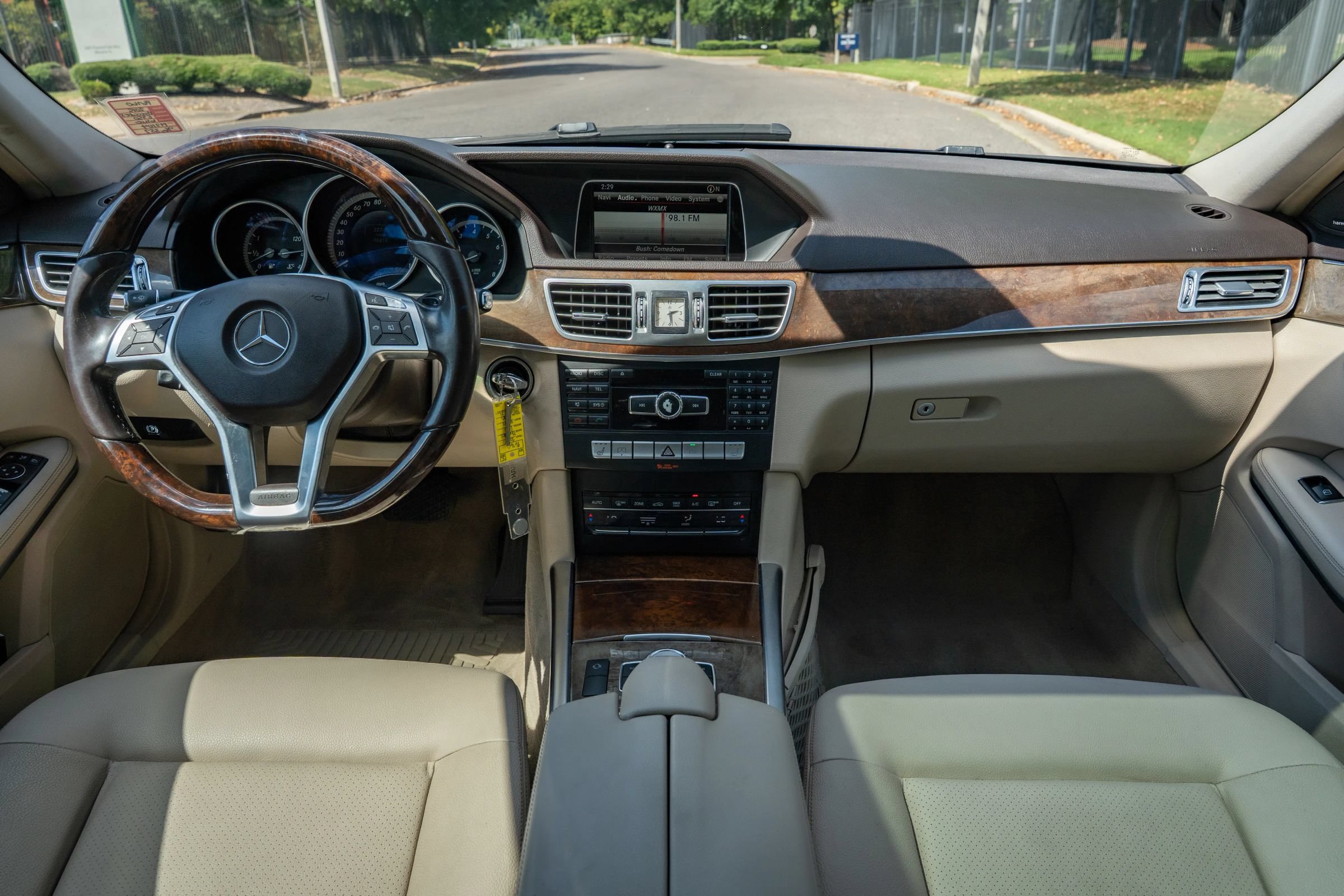 Used 2015 Mercedes-Benz E 350 4MATIC Sedan image 17