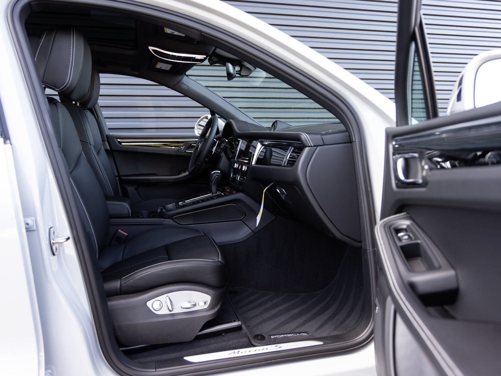 New 2026 Porsche Macan S AWD/4WD image 33