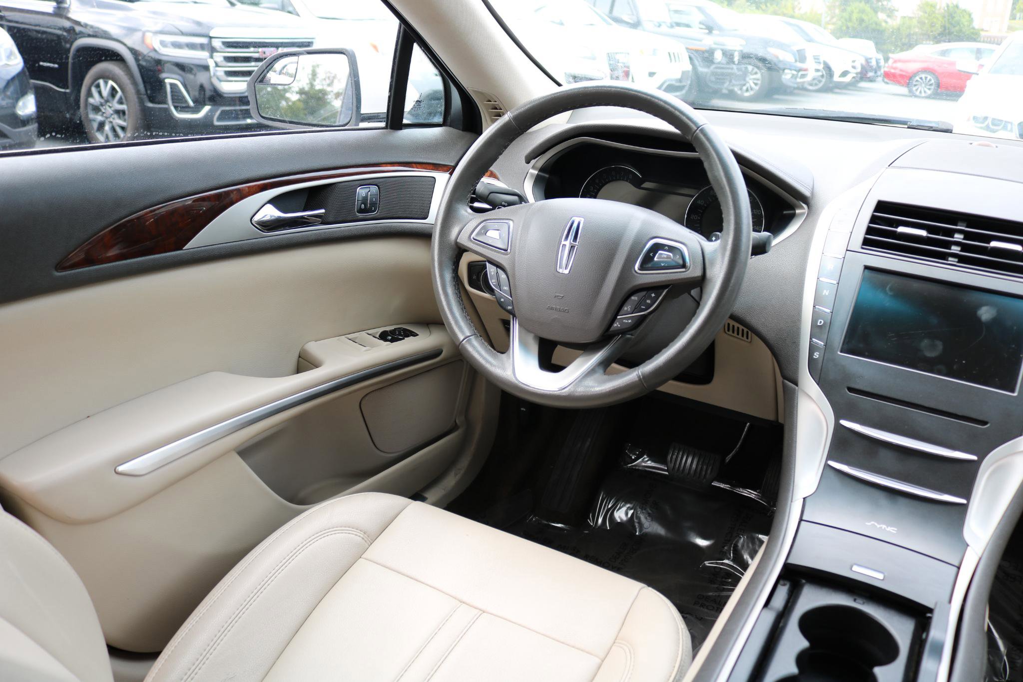 Used 2016 Lincoln MKZ image 36