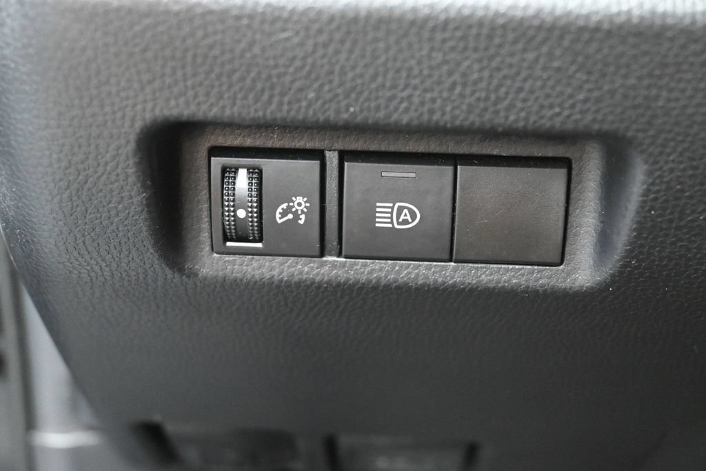 Used 2021 Toyota RAV4 XLE AWD/4WD image 15
