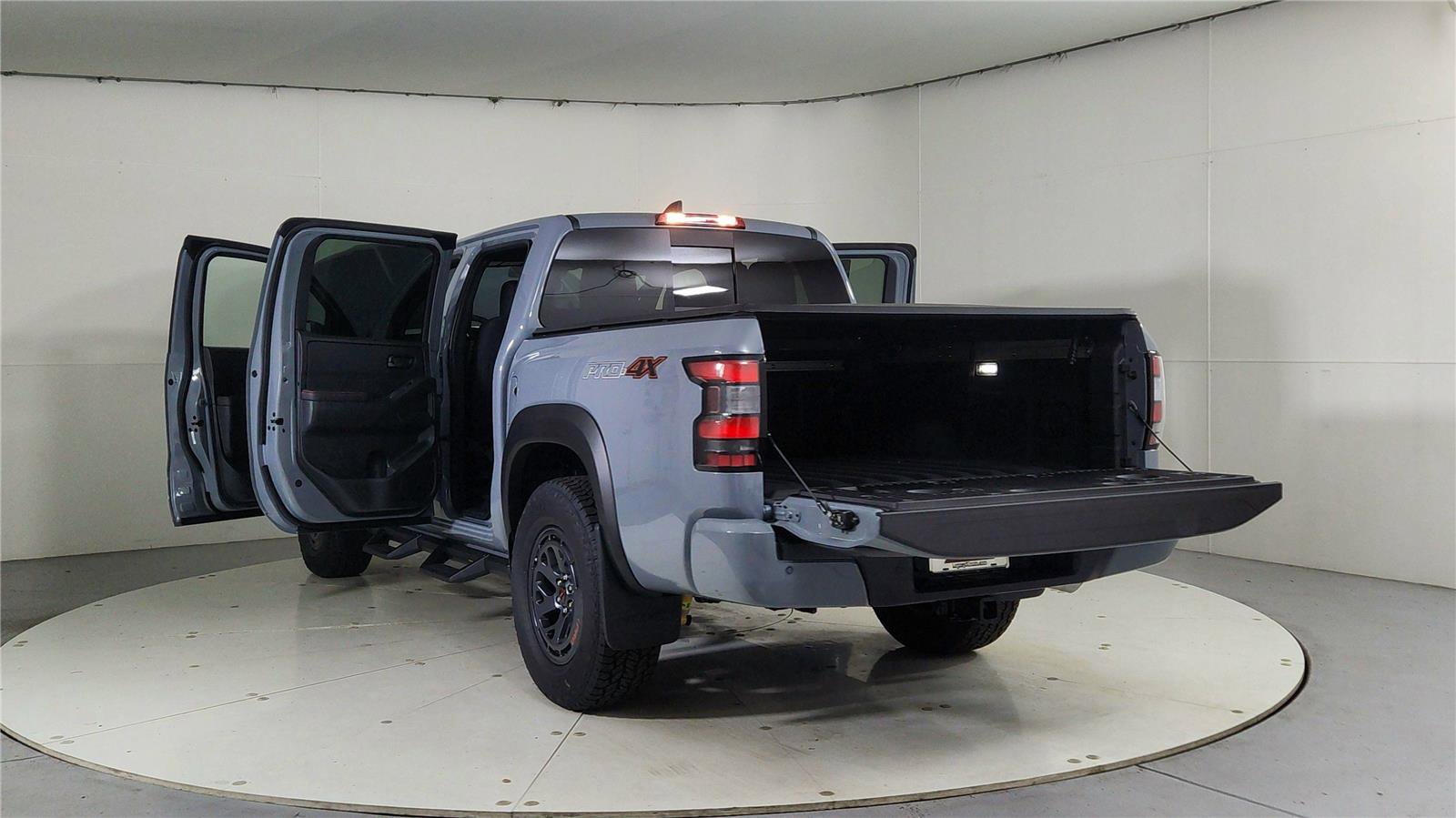 New 2026 Nissan Frontier PRO-4X w/ Pro-4x Convenience Package image 11