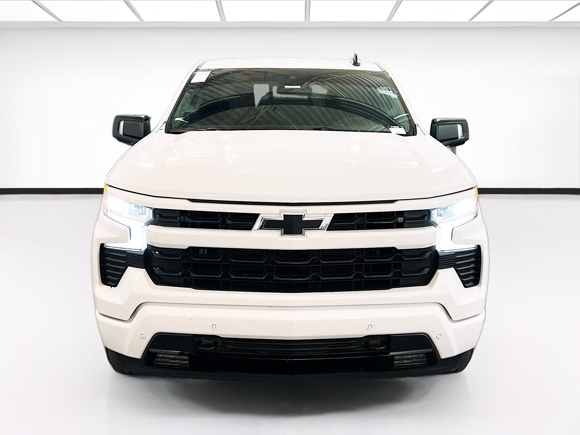 Used 2024 Chevrolet Silverado 1500 RST w/ Convenience Package II AWD/4WD image 2