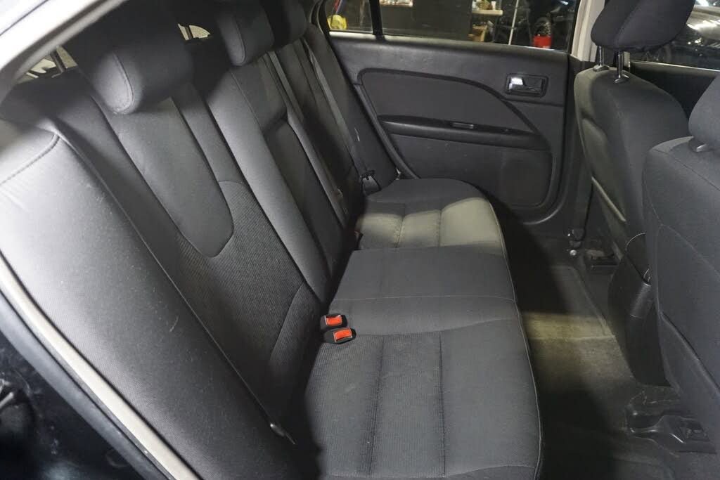 Used 2010 Ford Fusion SE FWD image 16