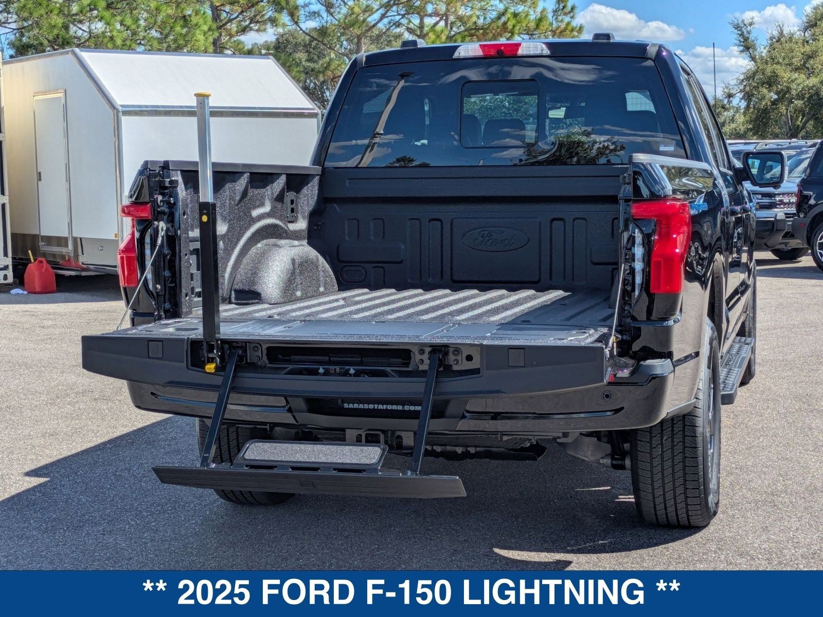 New 2025 Ford F150 Lightning Lariat image 14