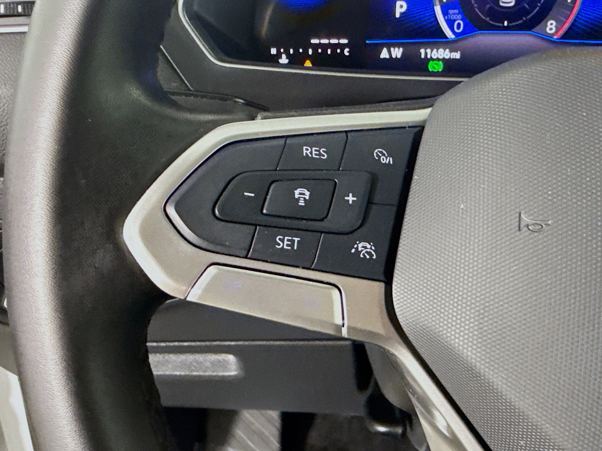 Used 2024 Volkswagen Tiguan Wolfsburg Edition image 14