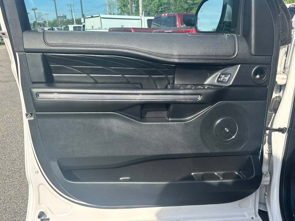 Used 2019 Ford Expedition Platinum AWD/4WD image 13