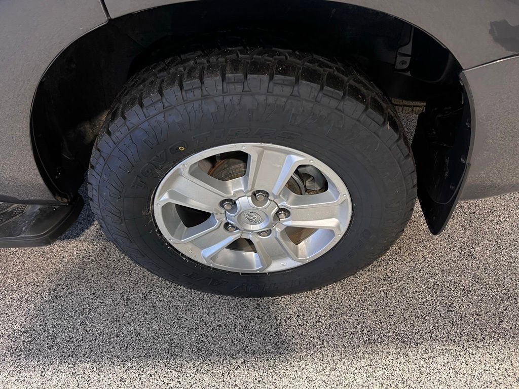 Used 2022 Toyota Sequoia SR5 image 9